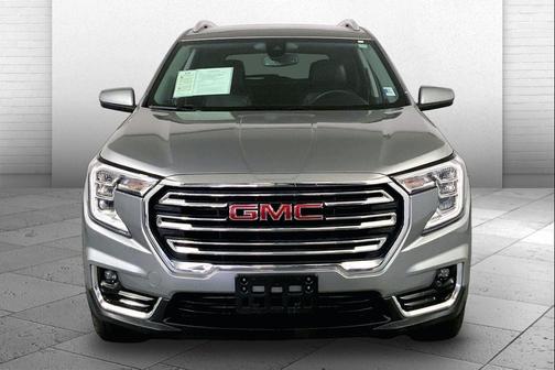 Sterling Metallic 2024 GMC Terrain SLT
