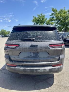 Baltic Gray Metallic Clearcoat 2024 Jeep Grand Cherokee L Altitude