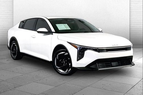 Snow White Pearl 2025 Kia K4 EX
