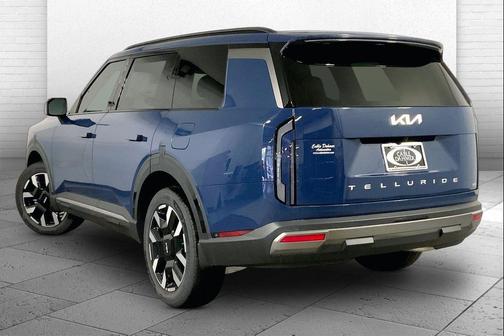 Midnight Lake Blue 2027 Kia Telluride S