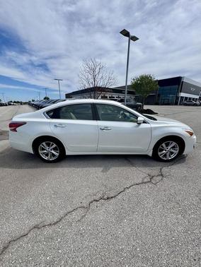 Pearl White 2015 Nissan Altima 2.5 SL