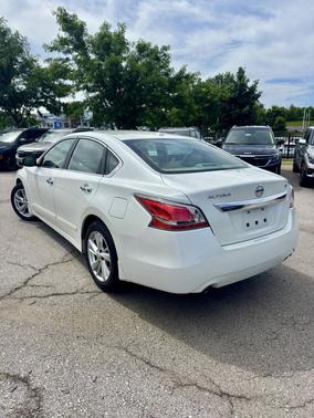 Pearl White 2015 Nissan Altima 2.5 SL