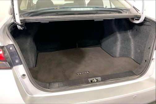 Brilliant Silver Metallic 2025 Nissan Versa 1.6 SV