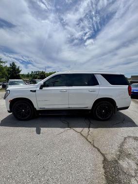 White Frost Tricoat 2021 GMC Yukon SLT