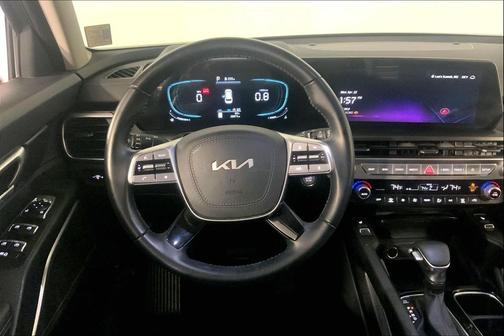 Everlasting Silver 2025 Kia Telluride S