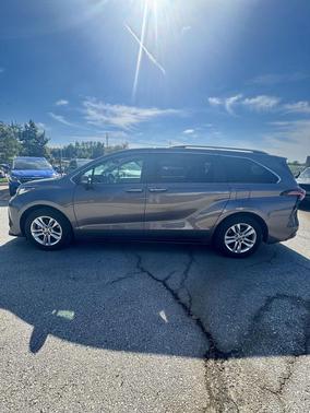2023 Toyota Sienna Limited 7-Passenger
