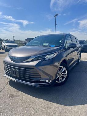 2023 Toyota Sienna Limited 7-Passenger
