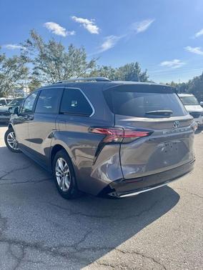 2023 Toyota Sienna Limited 7-Passenger