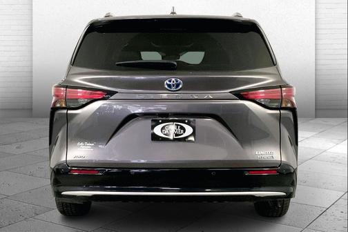 2023 Toyota Sienna Limited