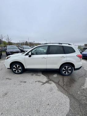 Crystal White Pearl 2017 Subaru Forester 2.5i Limited