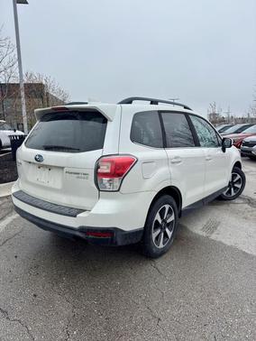 Crystal White Pearl 2017 Subaru Forester 2.5i Limited