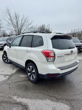 Crystal White Pearl 2017 Subaru Forester 2.5i Limited