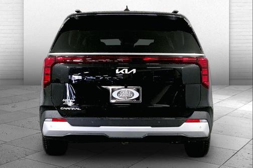 Aurora Black Pearl 2026 Kia Carnival EX