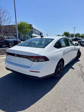 Platinum White Pearl 2025 Honda Accord SE