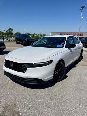 Platinum White Pearl 2025 Honda Accord SE