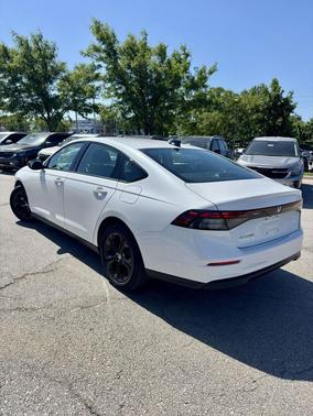 Platinum White Pearl 2025 Honda Accord SE
