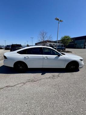 Platinum White Pearl 2025 Honda Accord SE