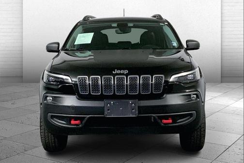 Diamond Black Crystal Pearlcoat 2020 Jeep Cherokee Trailhawk