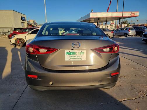 2018 Mazda Mazda3 Sport
