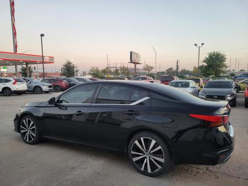 2020 Nissan Altima SR FWD