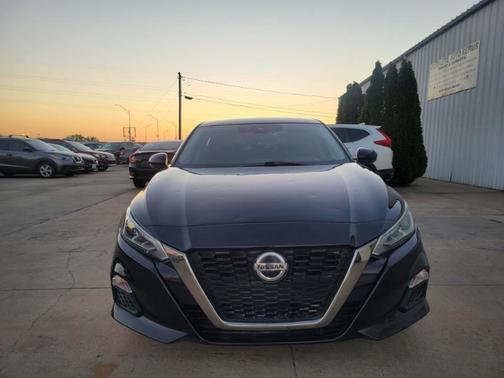 2020 Nissan Altima SR FWD