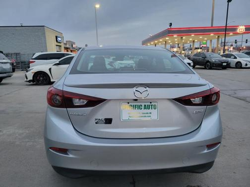 2018 Mazda Mazda3 Touring