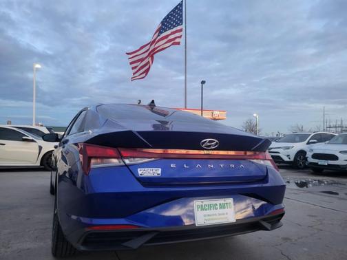 2023 Hyundai ELANTRA SEL