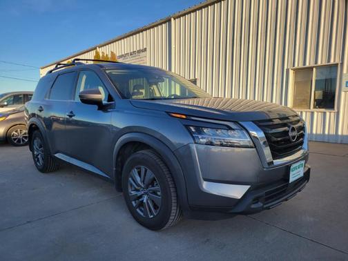 2022 Nissan Pathfinder SV 2WD