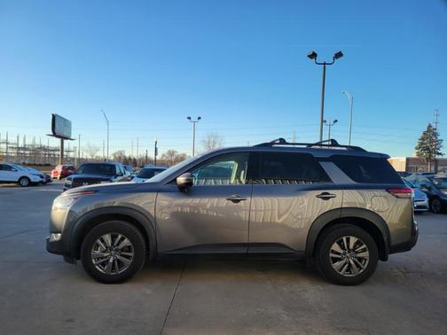 2022 Nissan Pathfinder SV 2WD