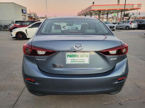 2016 Mazda Mazda3 i Sport