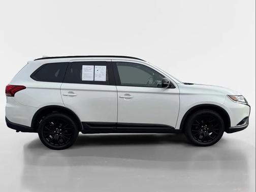 2019 Mitsubishi Outlander LE