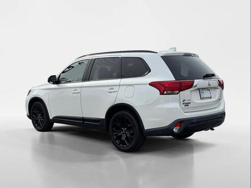 2019 Mitsubishi Outlander LE