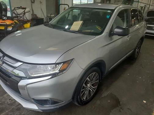 2018 Mitsubishi Outlander ES