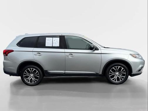 2018 Mitsubishi Outlander ES
