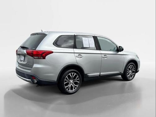 2018 Mitsubishi Outlander ES