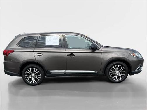 2018 Mitsubishi Outlander ES