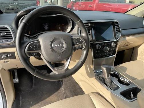 2022 Jeep Grand Cherokee Laredo