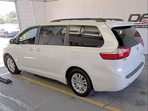 2016 Toyota Sienna XLE