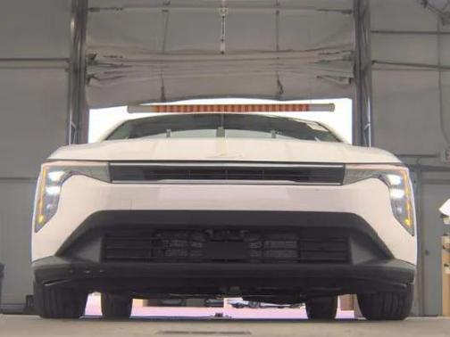 Snow White Pearl 2025 Kia K4 LXS