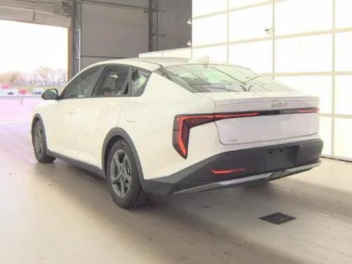 Snow White Pearl 2025 Kia K4 LXS