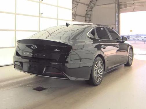 Nocturne Black 2021 Hyundai SONATA Limited 2.0T