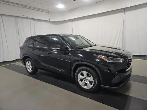 2021 Toyota Highlander LE