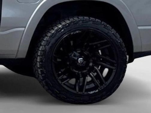 Billet Silver Metallic Clearcoat 2019 RAM 1500 Laramie