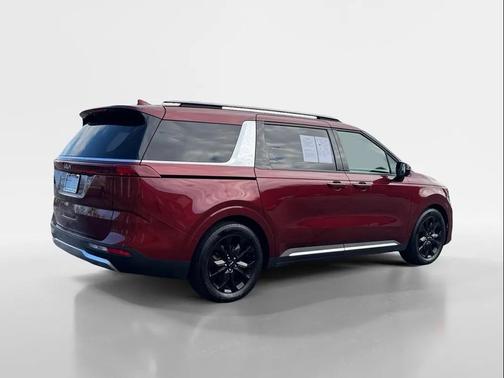 2022 Kia Carnival SX