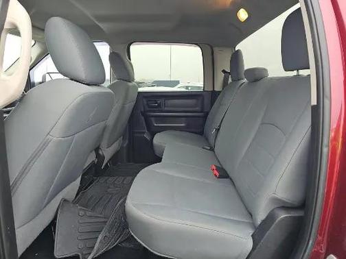 2017 RAM 3500 Tradesman Crew Cab 4x4 6'4' Box