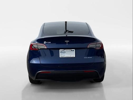 2022 Tesla Model Y Long Range Dual Motor All-Wheel Drive