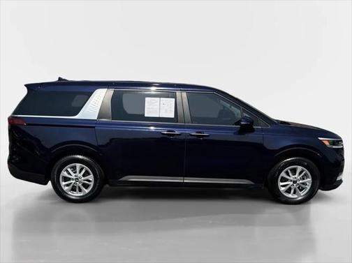 2022 Kia Carnival LXS