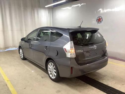 2013 Toyota Prius v Five
