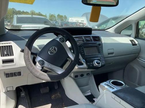 2013 Toyota Prius v Five