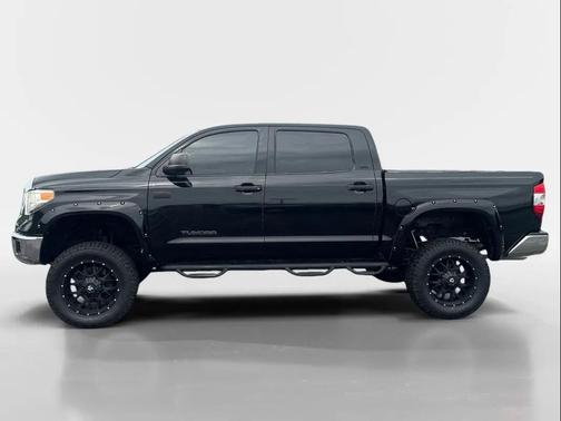 Black 2016 Toyota Tundra SR5